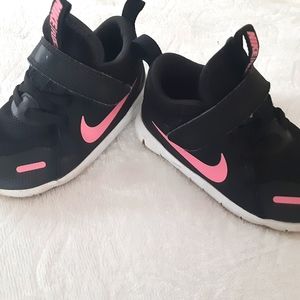 Nike toddler girl size 7c